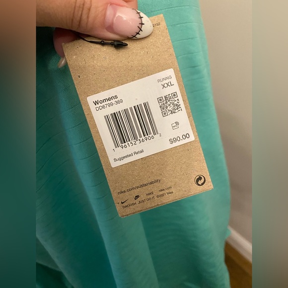 Nike Plus Top - Picture 6 of 6